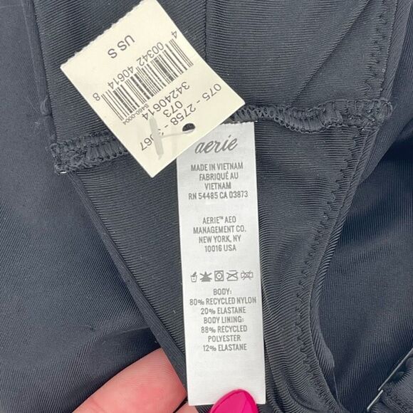 Aerie High Neck Crop Bikini Top Women Small Black Adjustable Removeable Pads NWT - Picture 7 of 7